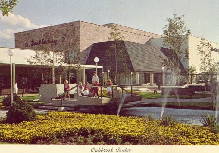 1964-postcard-plaza-outside-of-Marshall-Fields-store-which-became-Macys-in-2006 1964-postcard-plaza-outside-of-Marshall-Fields-store-which-became-Macys-in-2006